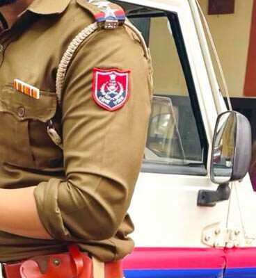 Police ਥਾਣੇ ਮੂਹਰੇ ਹੀ ਲੋਕਾਂ ਨੇ ਘੇਰ ਲਿਆ SHO…’ਤੇ